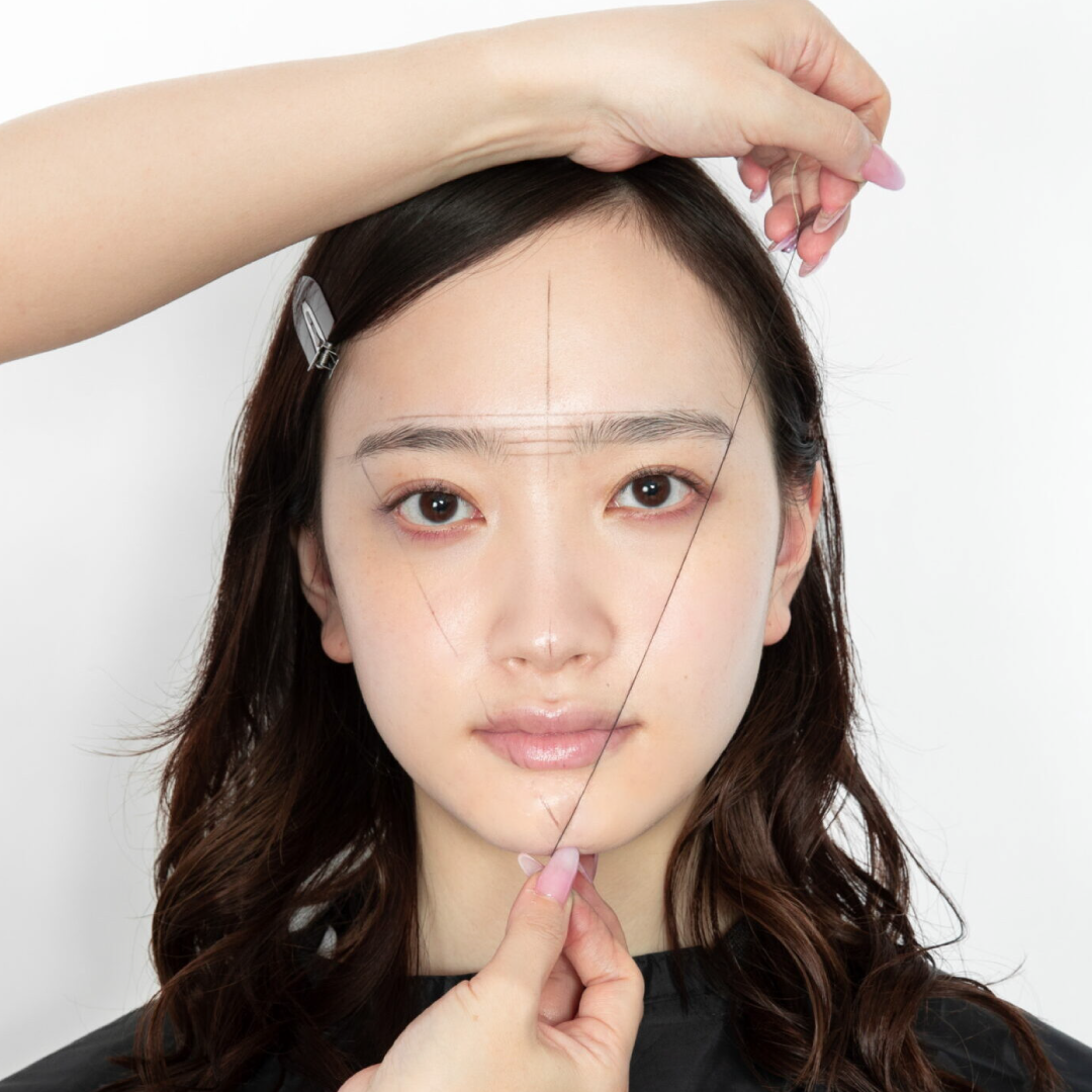 眉毛デザイン・眉毛サロンでの施術写真