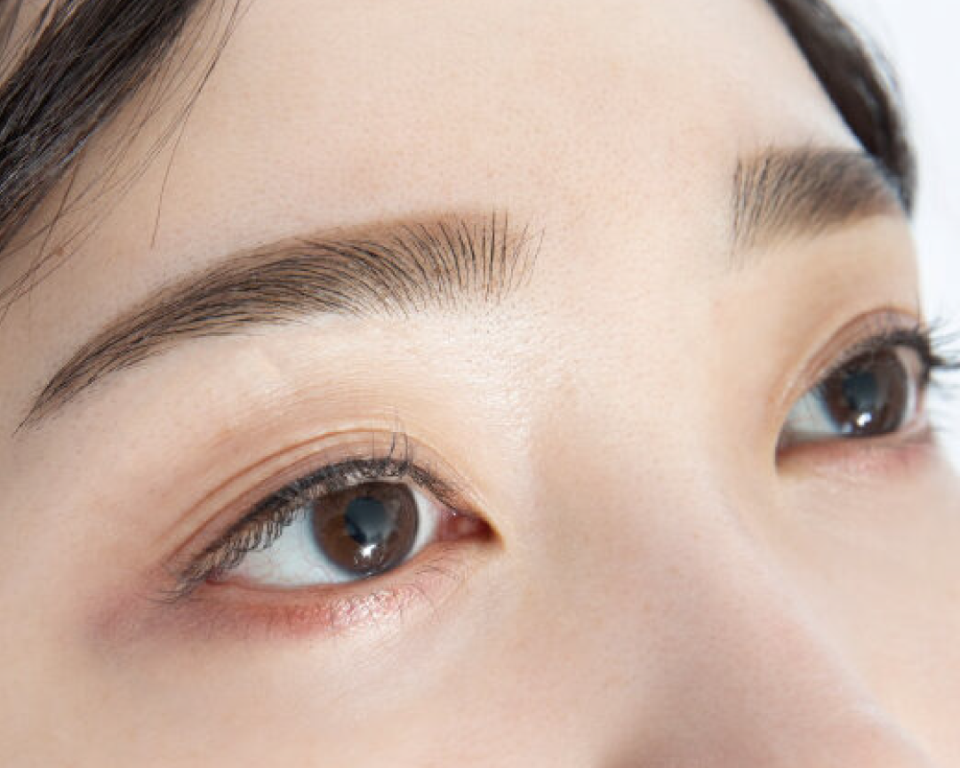 眉毛デザインのビフォアー・アフターNO.1