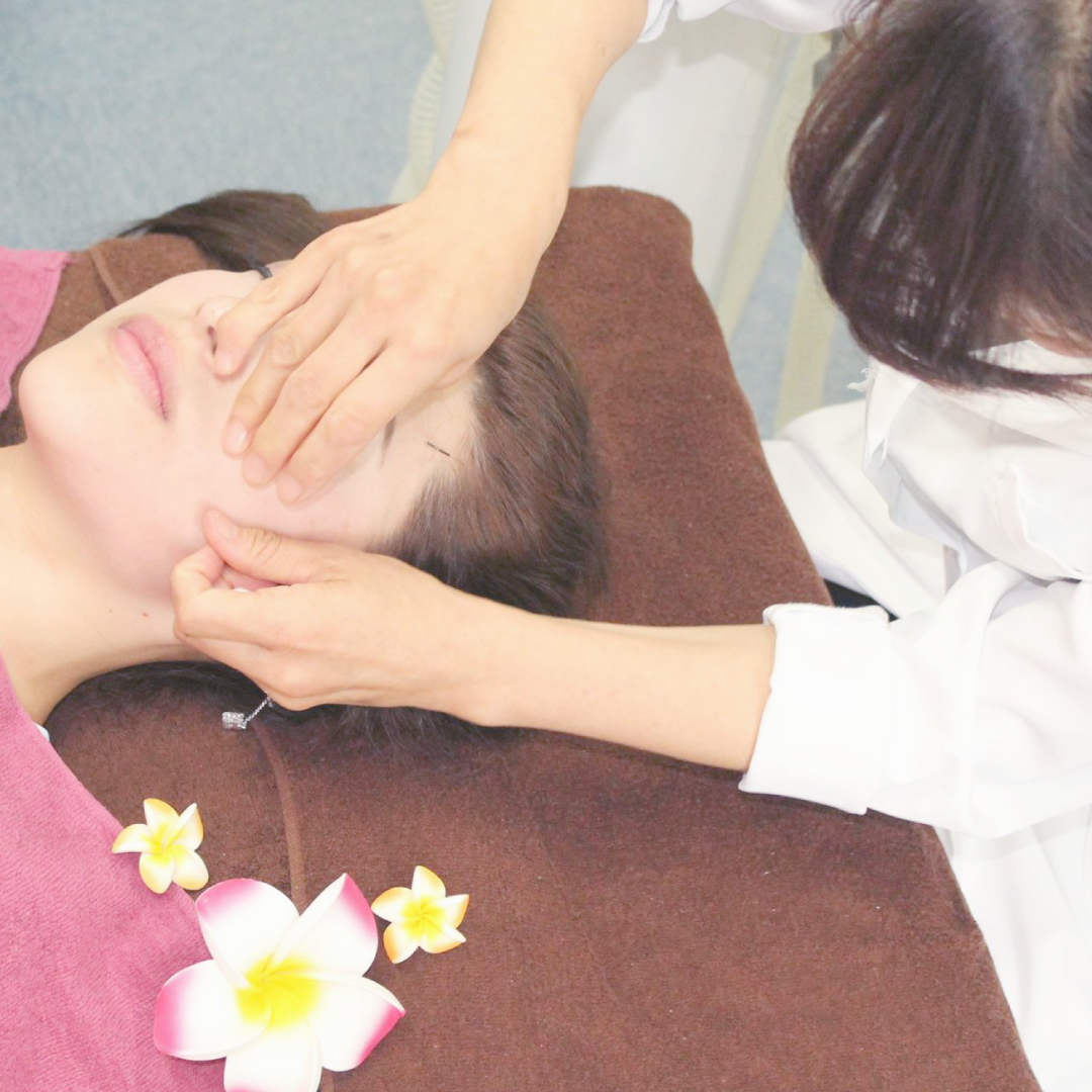 美容鍼・小顔矯正の施術写真